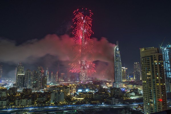 burj khalifa fireworks new year 2019